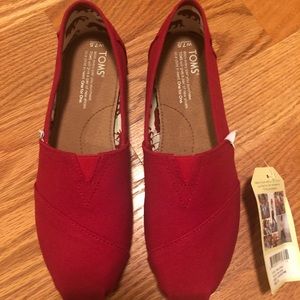 1 DAY SALE ❤️ *NWT* Toms - Red Classic Canvas